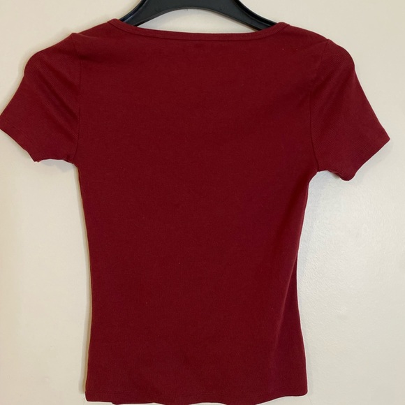 Old Navy Women's Cotton blend Short Sleeve Ribbed Tee - Burgundy - Picture 4 of 6